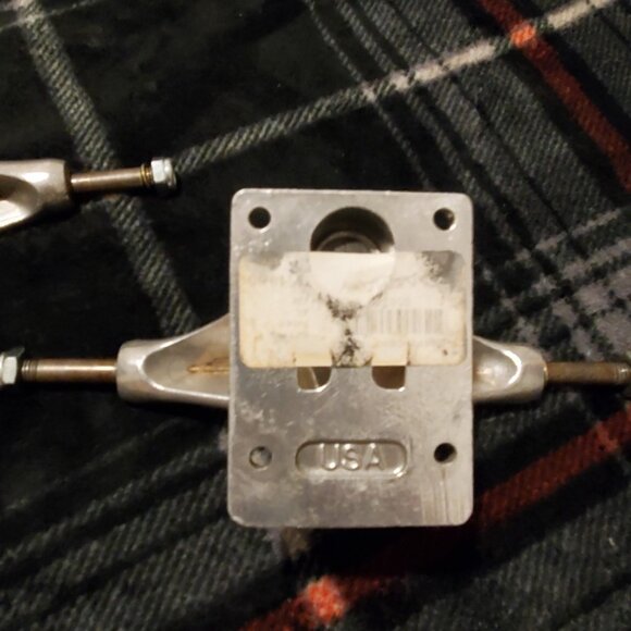 Independent Stage 9 129 Skateboard Trucks (Like New) *Collector Item* USA MADE!* - Picture 3 of 4